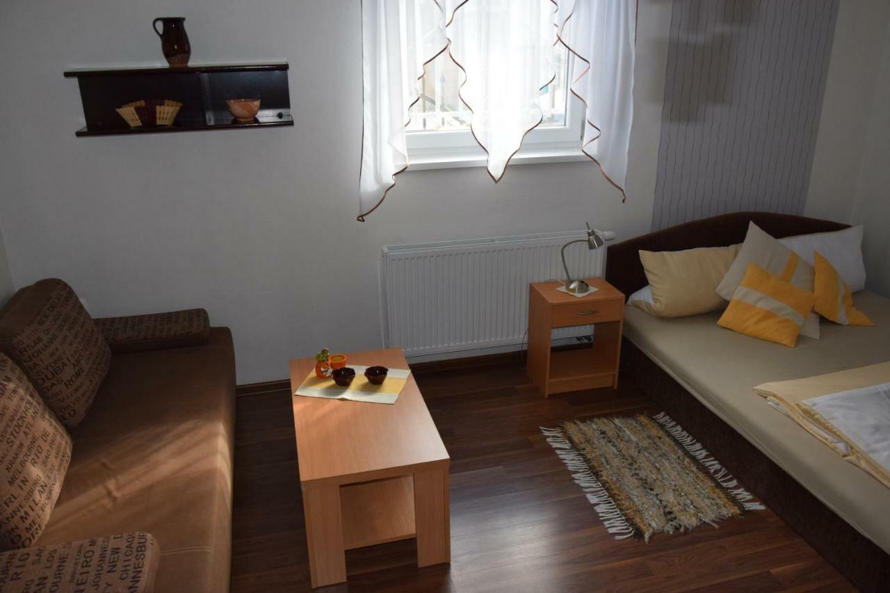 Belany Studios Veľký Meder Kültér fotó