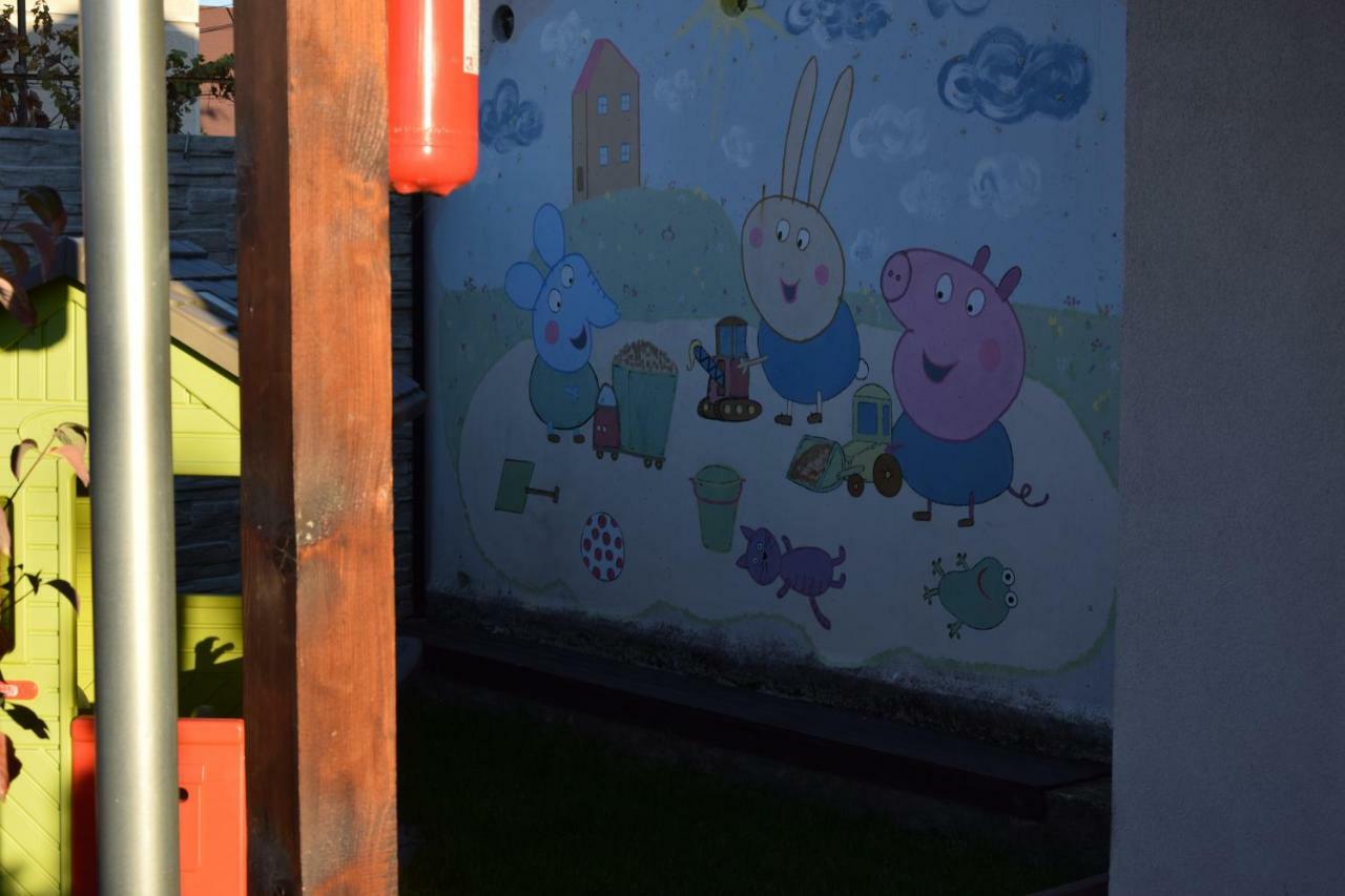 Belany Studios Veľký Meder Kültér fotó